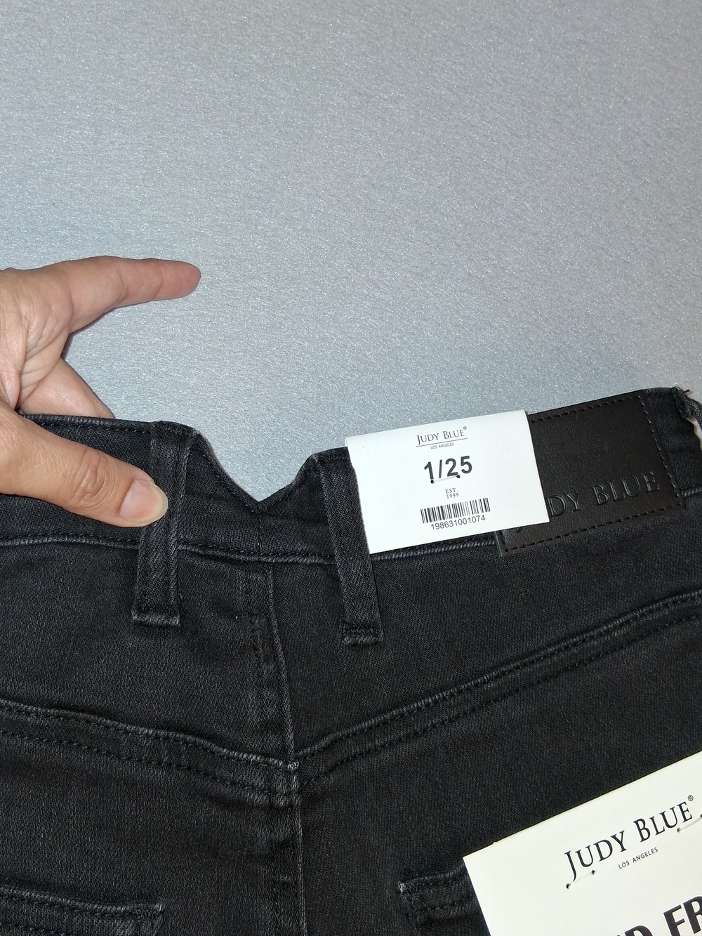 Judy Blue High waisted Relaxed fit through hip and thigh. Barrel/wide leg. NWT - Picture 12 of 13